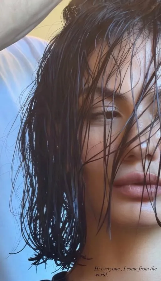 Demet Özdemir Saçlarını Kısacık Kestirdi