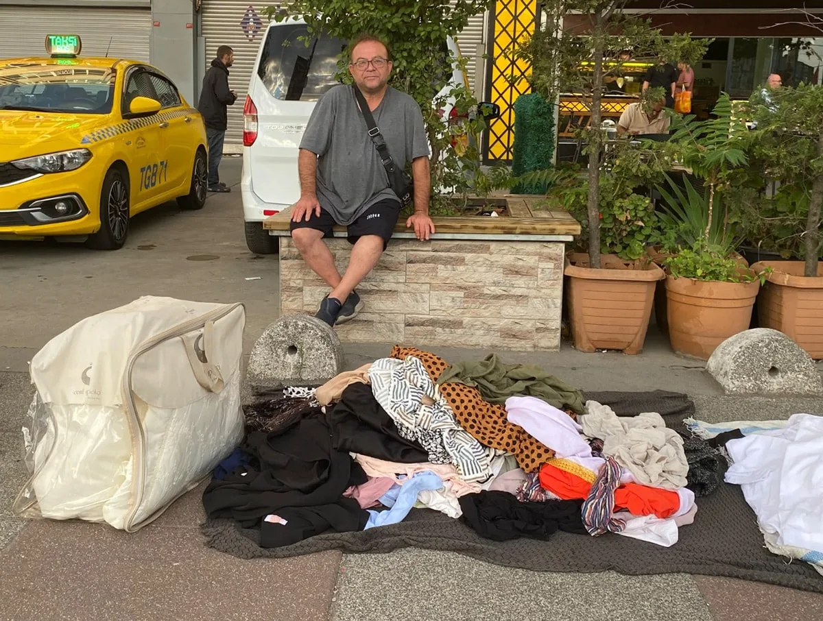 Geçim derdi kaldırıma taştı