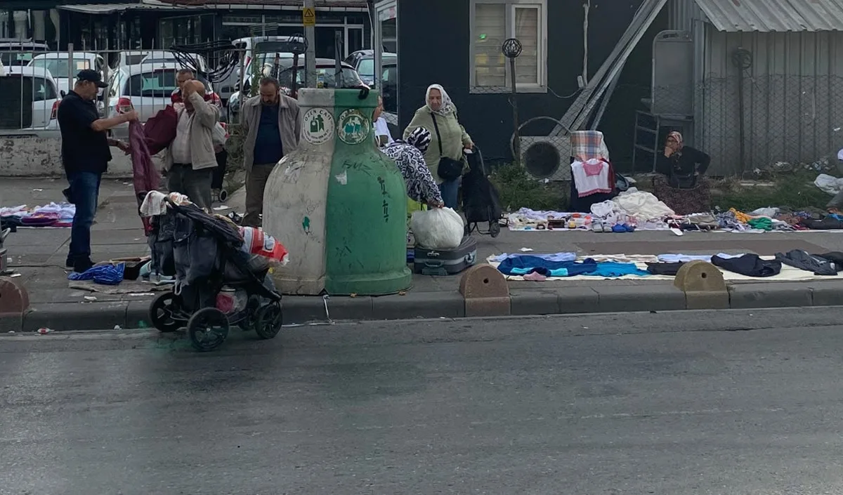 Geçim derdi kaldırıma taştı