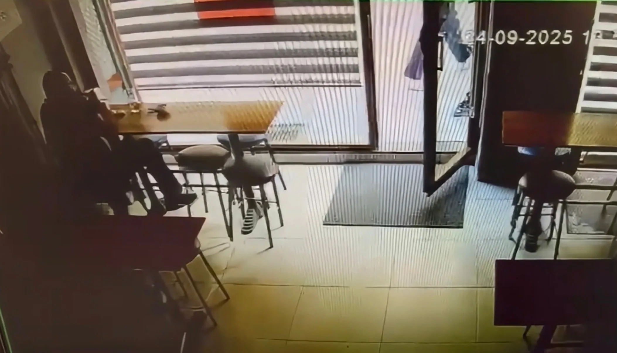 "Gelin beni vurun" diye bağıran avukata kurşun yağmuru
