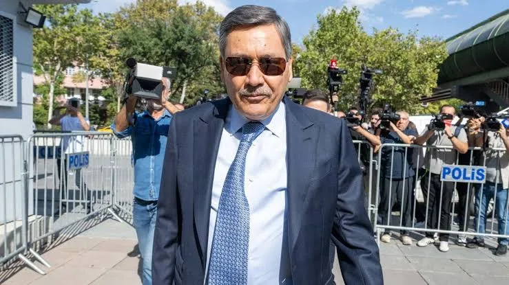 Melih Gökçek aylık gelirini açıkladı