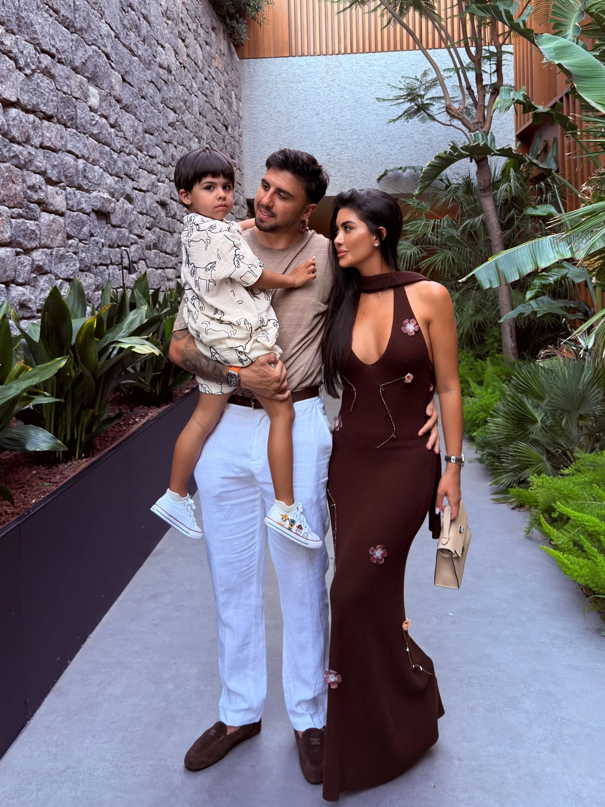 Ozan Tufan eşi Rojin Tufan’ın doğum gününü kutladı