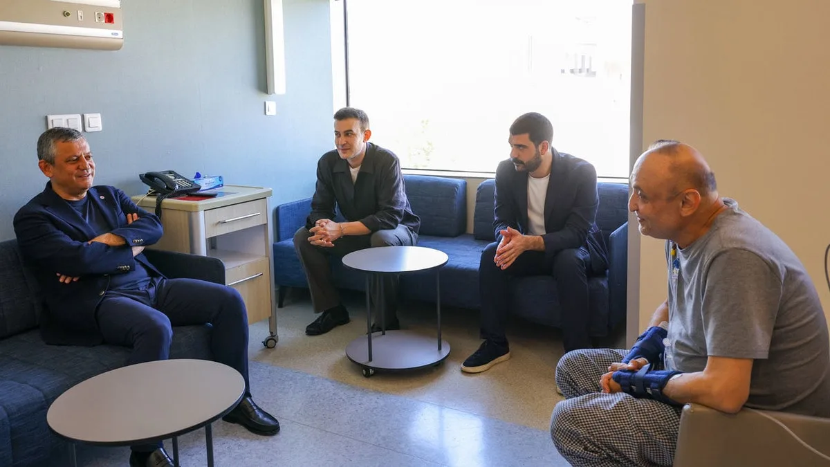 Özgür Özel bıçaklanan Melih Meriç'i ziyaret etti