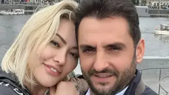 8 Yıl Önce Evlenmişlerdi Aylin Coşkundan Romantik Kutlama