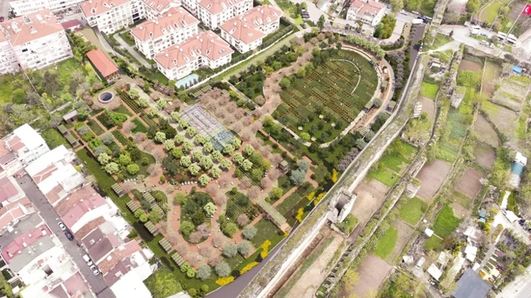 Sur dibinden sofralara: Yedikule bostanları yeniden yeşeriyor