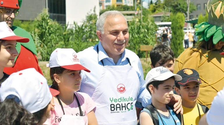 Sur dibinden sofralara: Yedikule bostanları yeniden yeşeriyor