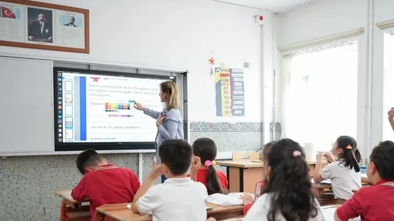 Bakan Yusuf Tekinden yeni eğitim öğretim yılı mesajı: Okul, merak edeceğiniz ve kendinizi tanıyacağınız bir yuvadır