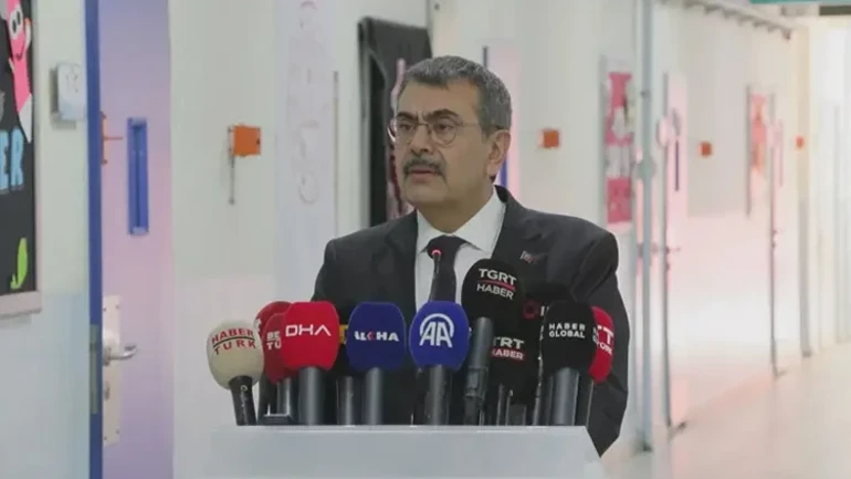 Bakan Yusuf Tekinden yeni eğitim öğretim yılı mesajı: Okul, merak edeceğiniz ve kendinizi tanıyacağınız bir yuvadır