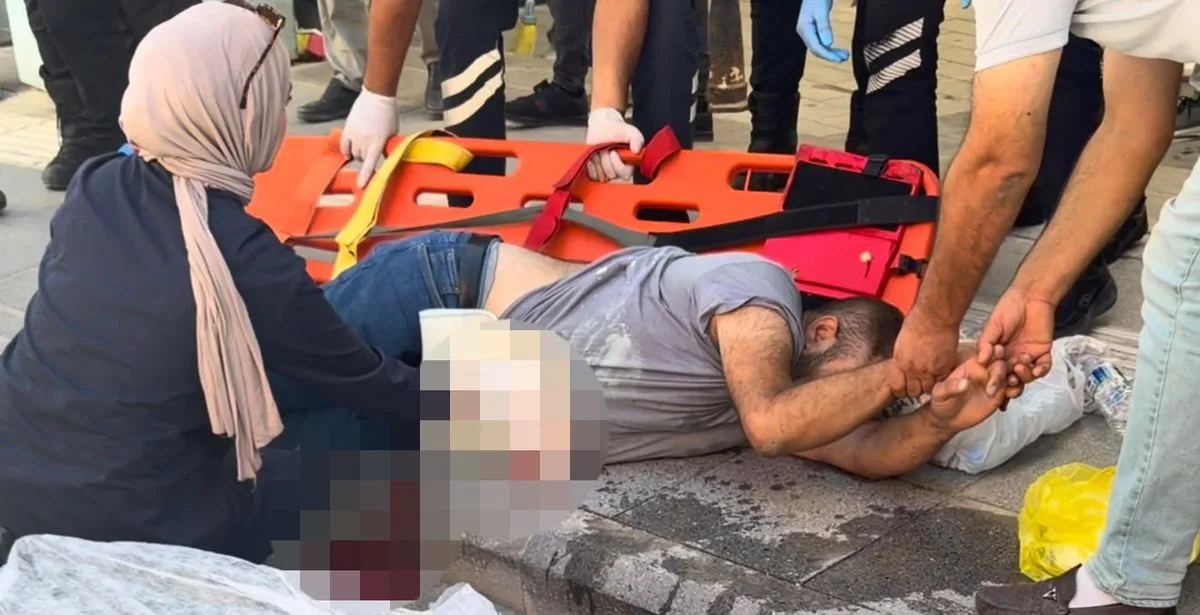 Aksaray'da Alkollü Adam Kendini Bıçakladı