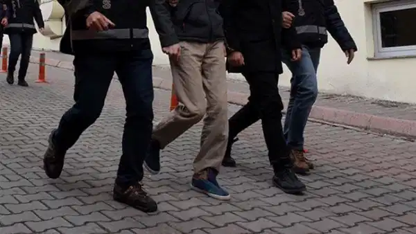 Antalya'da Kırmızı Bültenle Aranan Zanlı Yakalandı