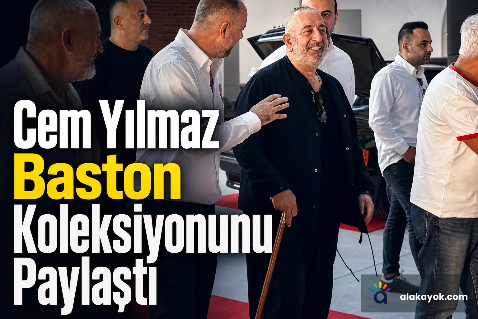 Cem Yılmaz Baston Koleksiyonunu Paylaştı