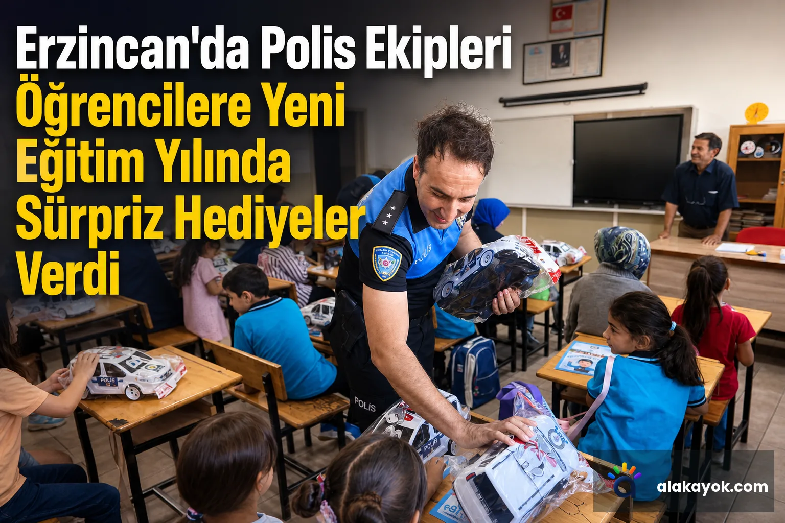 Erzincan'da Polis Ekipleri Öğrencilere Yeni Eğitim Yılında Sürpriz Hediyeler Verdi
