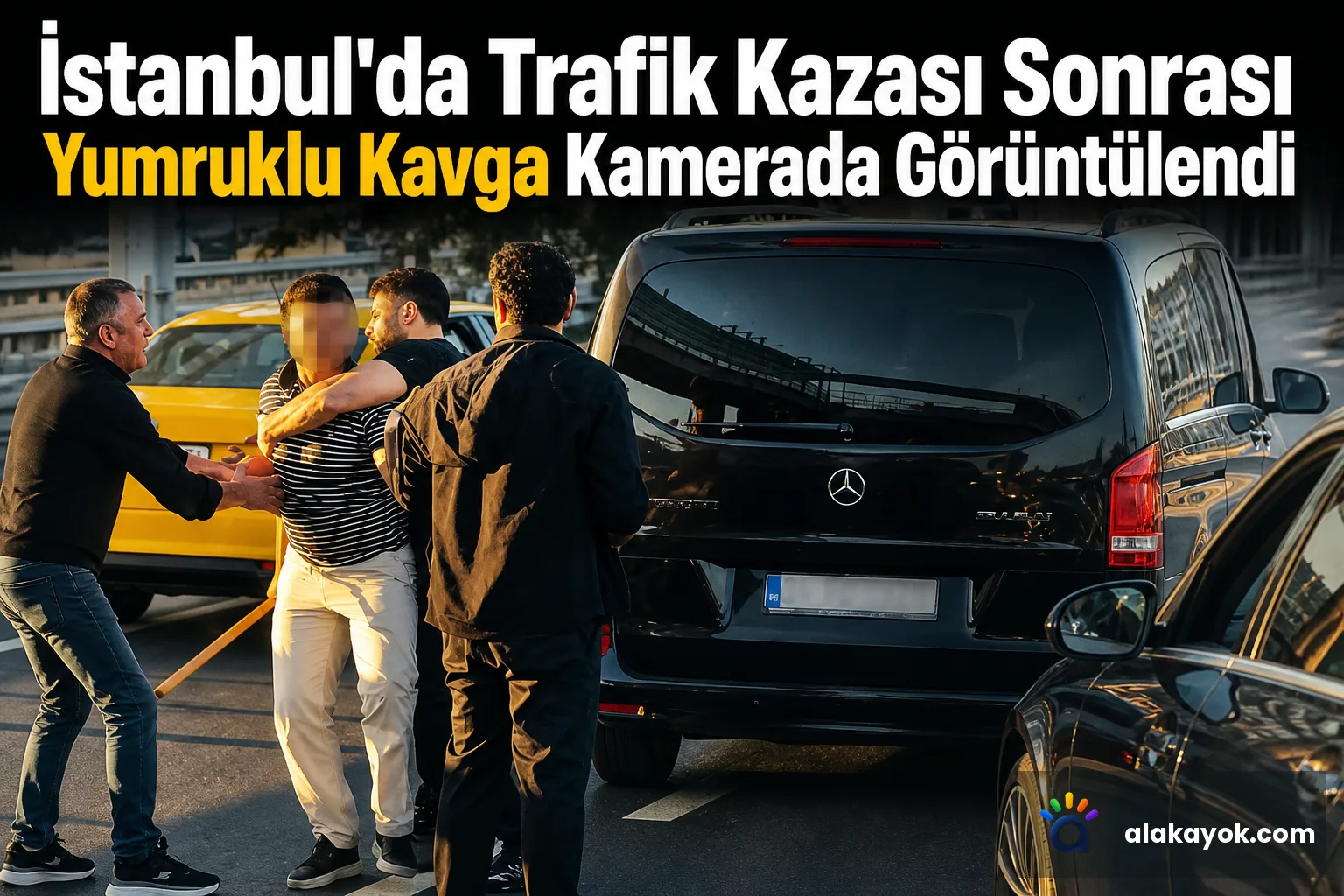 İstanbul'da Trafik Kazası Sonrası Yumruklu Kavga Kamerada Görüntülendi