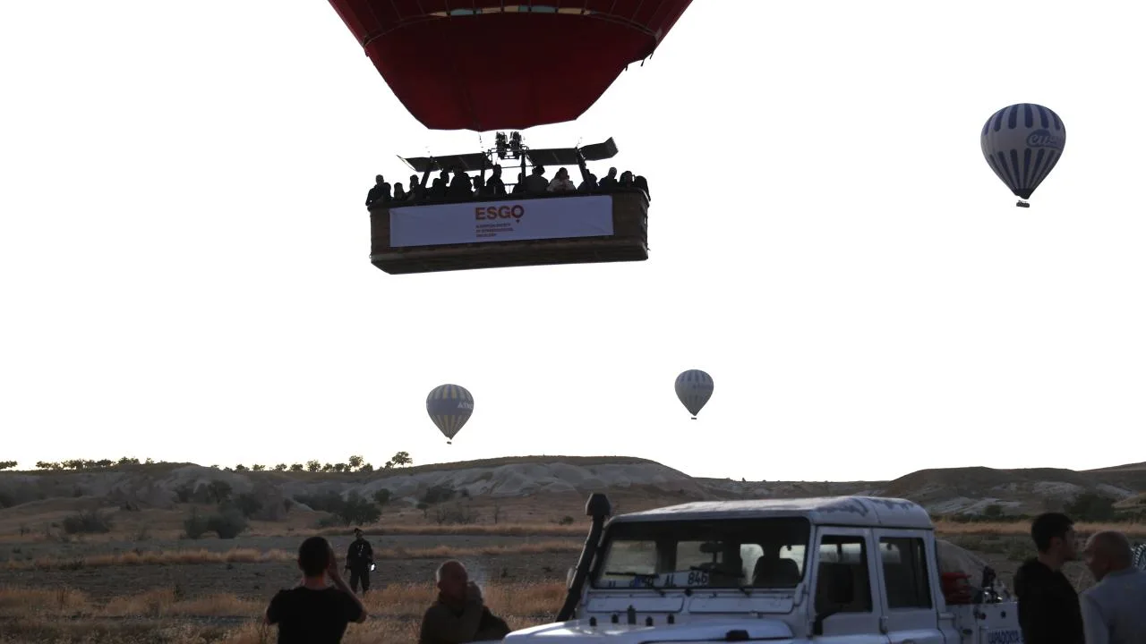 Kapadokya'da Balonlar ile Rahim Ağzı Kanserine Dikkat Çekildi