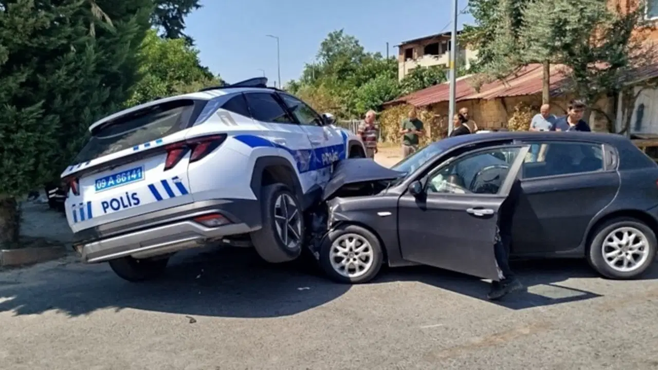 Nazilli'de Polis Aracıyla Otomobil Çarpıştı: İki Yaralı
