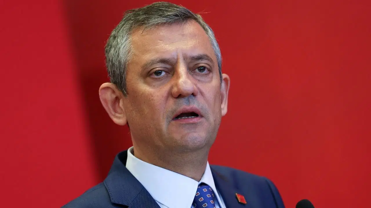 Özgür Özel, Aile Dayanışma Ağı'nın Yeni Hesabına Destek Çağrısında Bulundu